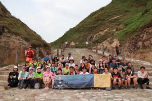 和平島公園每年以著名的日出淨灘響應世界環境清潔日