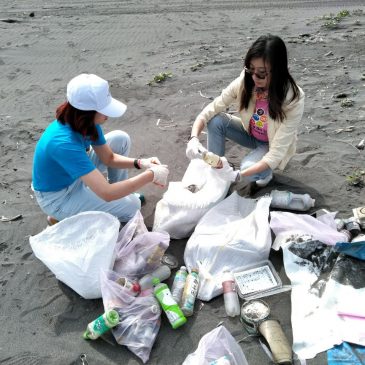 世界環境清潔日1500人淨灘 林智堅市長感謝環保尖兵守護海岸環境